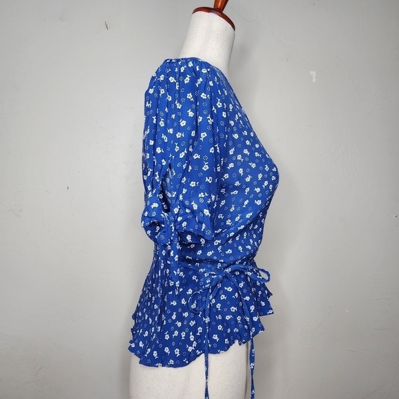 Faithfull The Brand Lucy Blue Floral Wrap Top Size Small - Picture 2 of 9